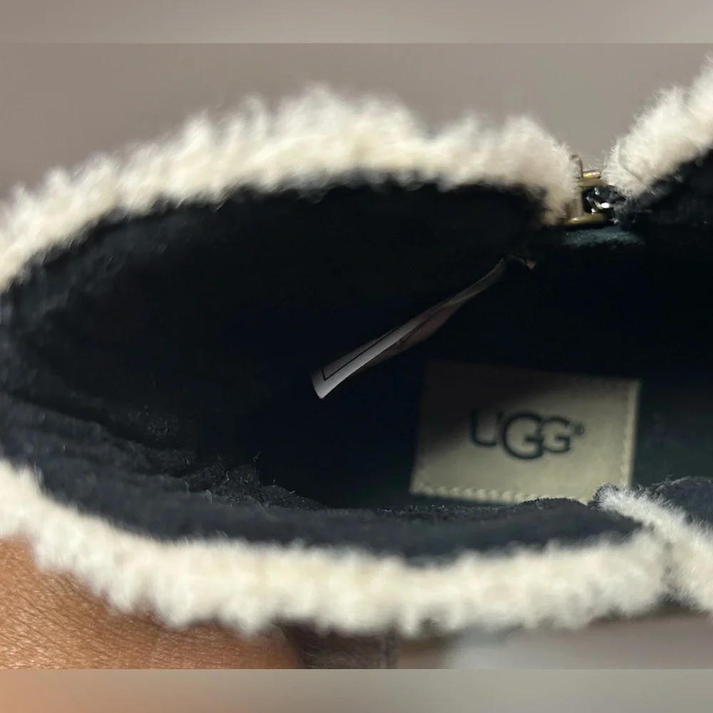 UGG Kids'‎ Coletta Ankle Boot-Black